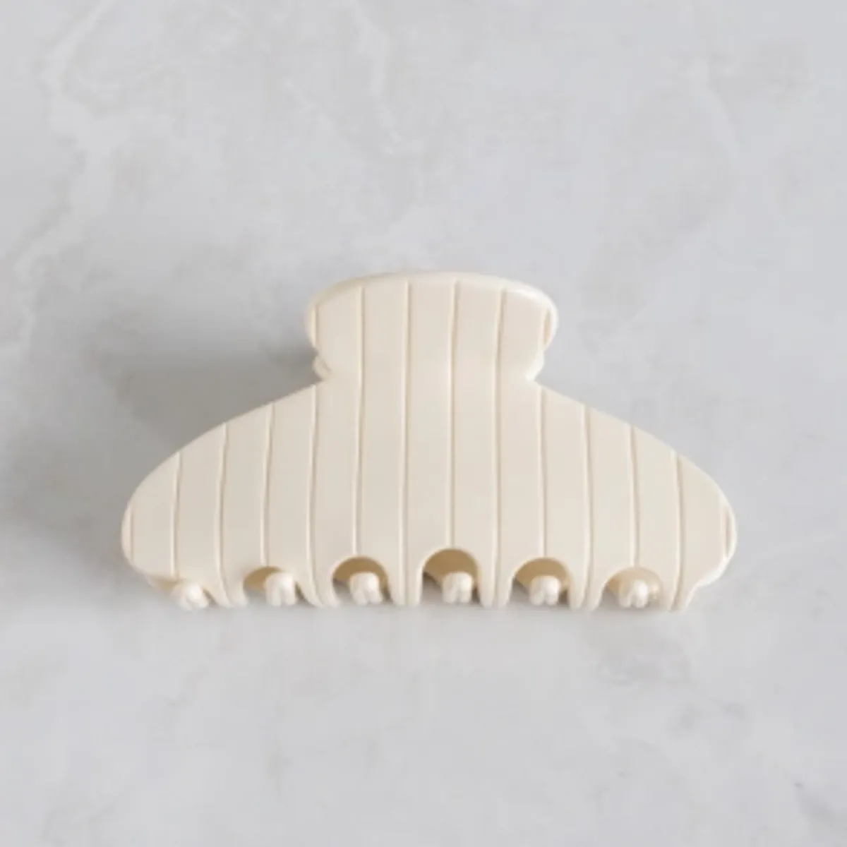 Sculpted Hårklype Ivory